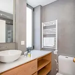 Liiiving In - Design Bright House