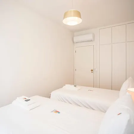 Liiiving In - Design Bright House Porto