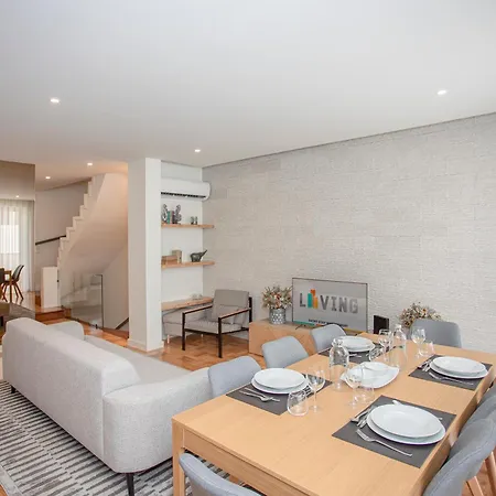 Liiiving In - Design Bright House