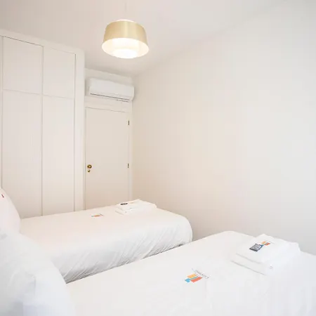 Liiiving In - Design Bright House Casa de Férias Porto