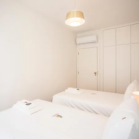 Liiiving In - Design Bright House