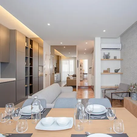 Liiiving In - Design Bright House