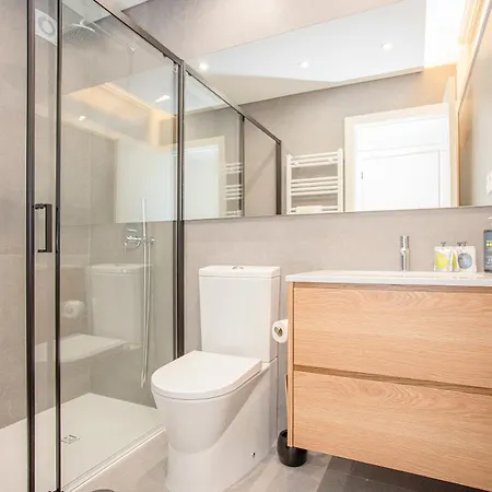 Liiiving In - Design Bright House