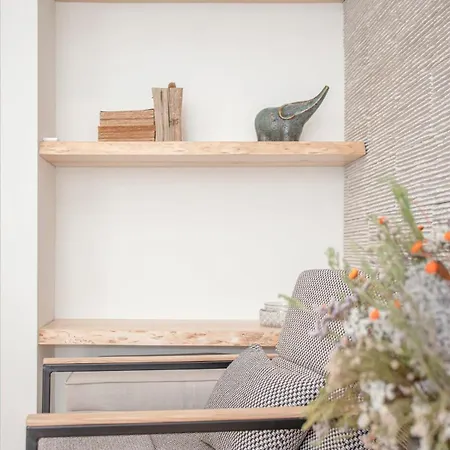 Liiiving In - Design Bright House Hébergement de vacances Oporto