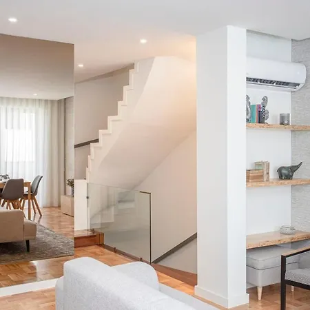 Liiiving In - Design Bright House Дом отдыха Порту