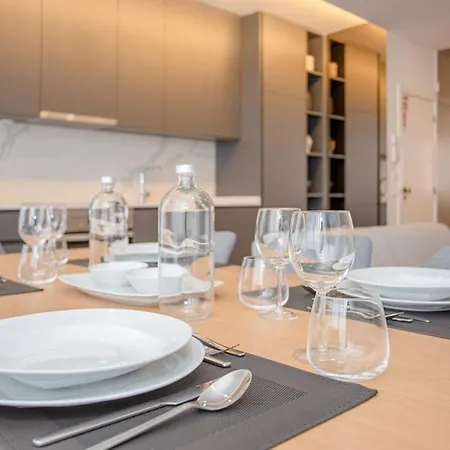 Liiiving In - Design Bright House Hébergement de vacances Oporto