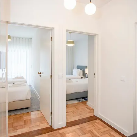 Liiiving In - Design Bright House * Порту