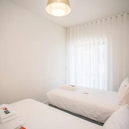 Liiiving In - Design Bright House * Порту