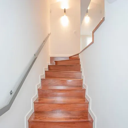 Liiiving In - Design Bright House Дом отдыха Порту