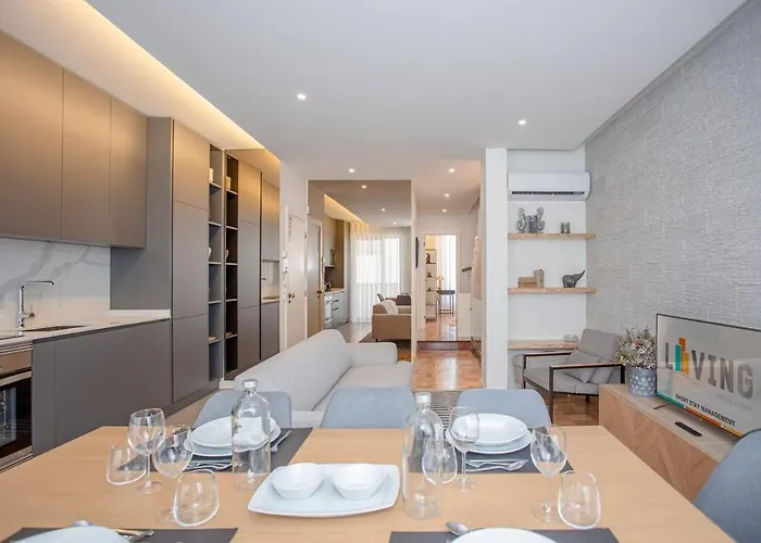 Liiiving In - Design Bright House Casa de Férias