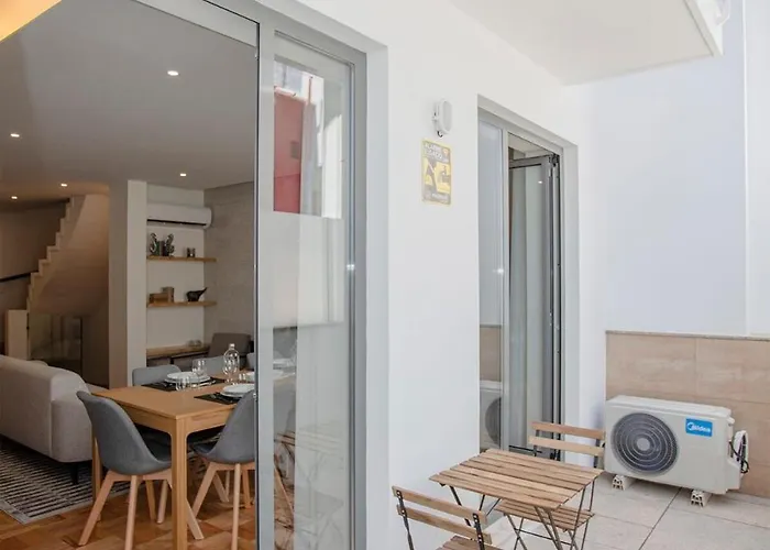 Liiiving In - Design Bright House Casa de Férias *