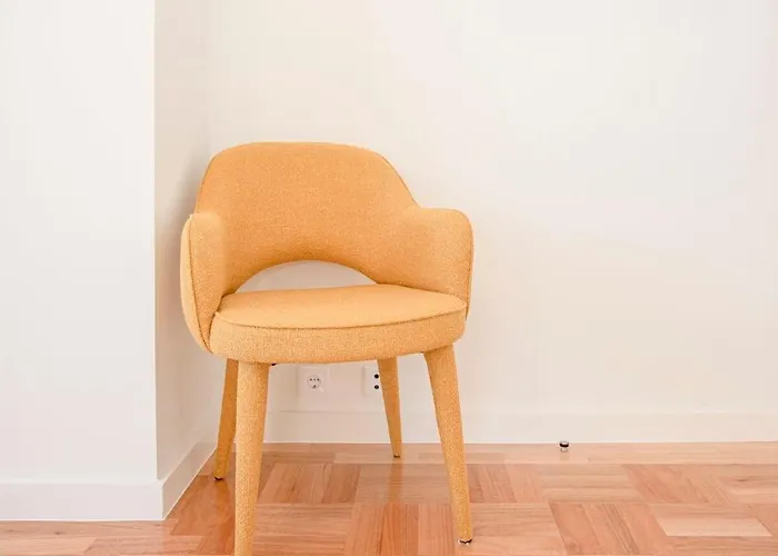 Liiiving In - Design Bright House