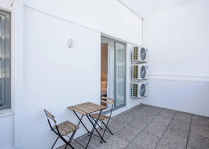 Liiiving In - Design Bright House Porto