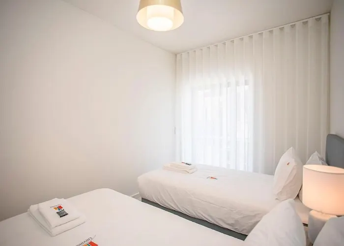 Liiiving In - Design Bright House * Porto