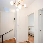 Liiiving In - Design Bright House *