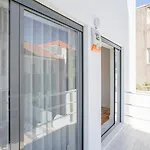 Liiiving In - Design Bright House Semesterbostad *
