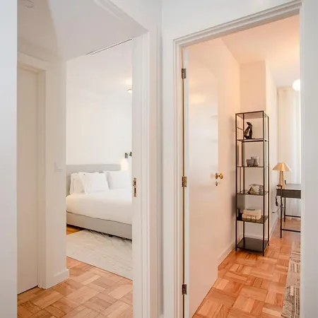 Liiiving In - Design Bright House * Porto