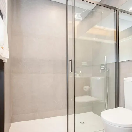 Liiiving In - Design Bright House *