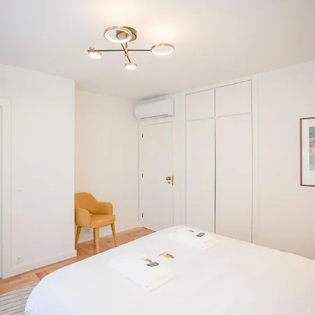 Liiiving In - Design Bright House Tatil Evi Porto