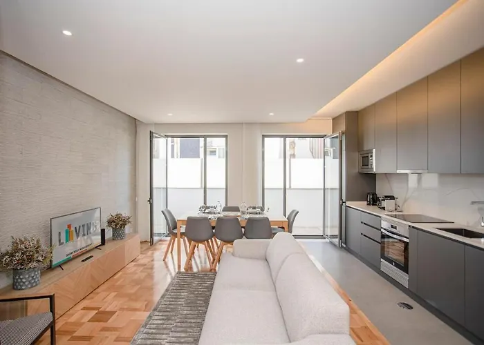 Liiiving In - Design Bright House Oporto