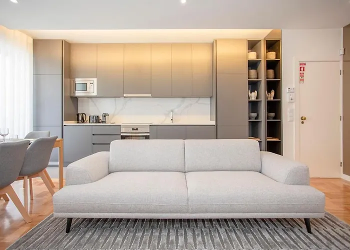 Liiiving In - Design Bright House Oporto