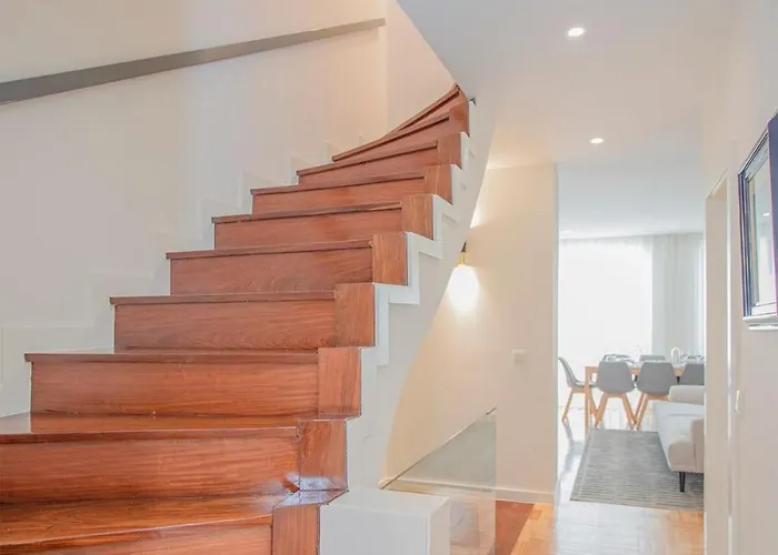 Liiiving In - Design Bright House