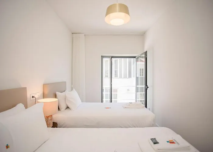 Liiiving In - Design Bright House * Oporto