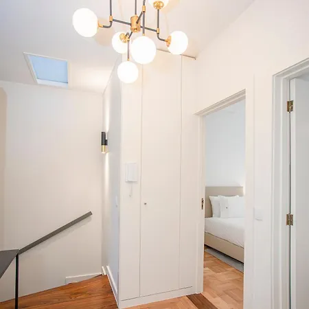 Liiiving In - Design Bright House Casa vacanze Oporto