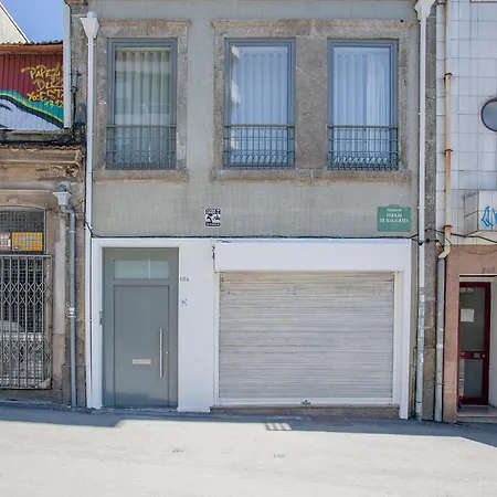 Liiiving In - Design Bright House